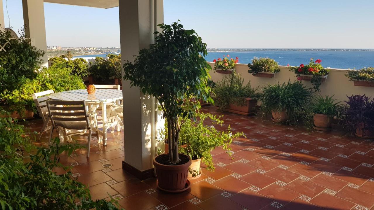 Amanda's Panorama Apartment Taranto Bagian luar foto