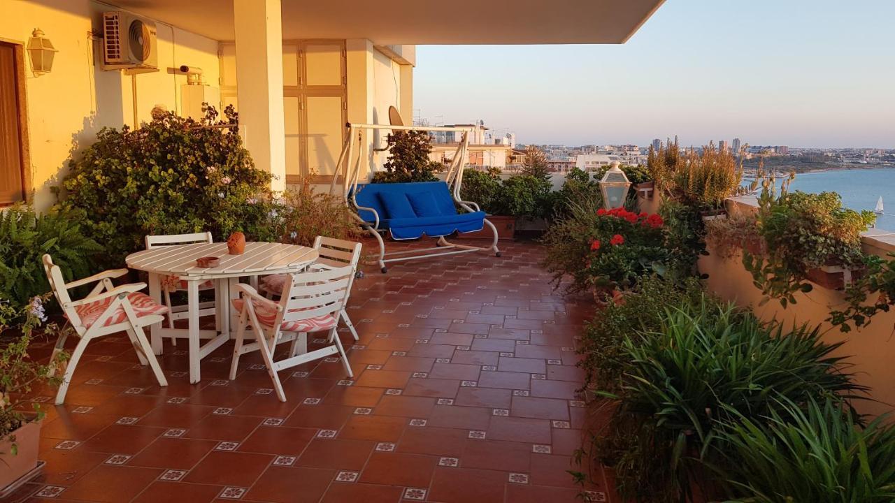 Amanda's Panorama Apartment Taranto Bagian luar foto