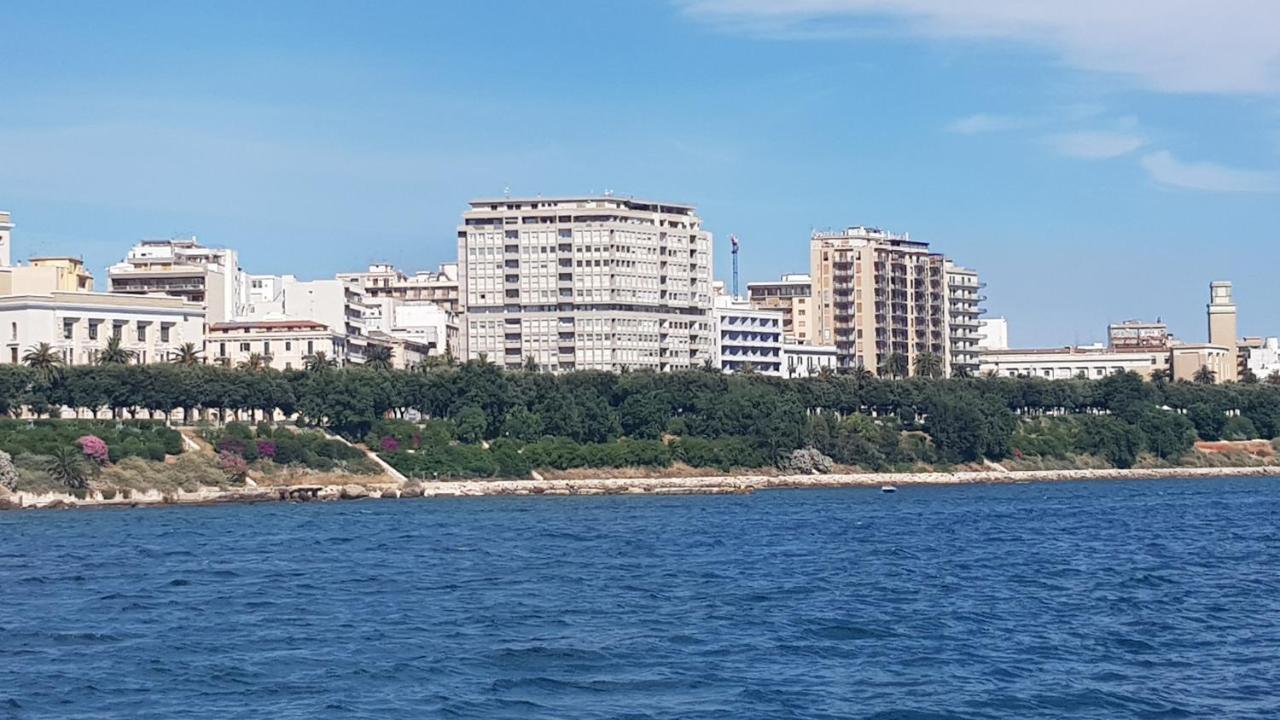 Amanda's Panorama Apartment Taranto Bagian luar foto