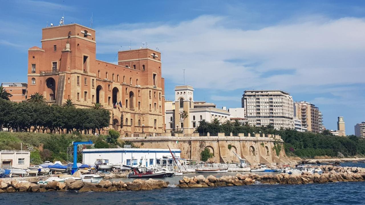 Amanda's Panorama Apartment Taranto Bagian luar foto