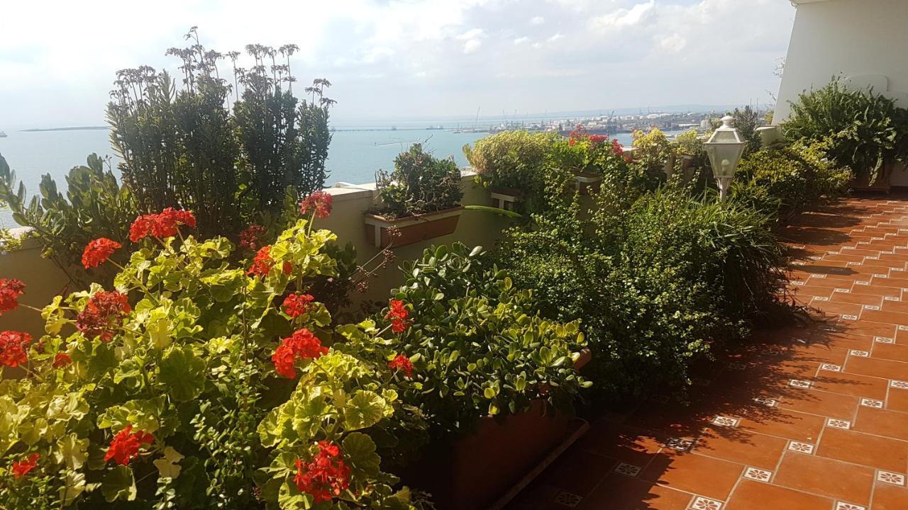 Amanda's Panorama Apartment Taranto Bagian luar foto
