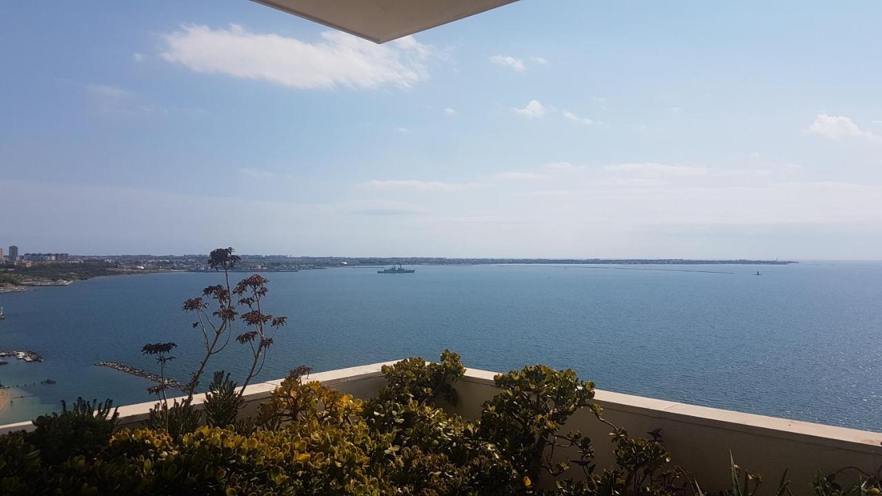 Amanda's Panorama Apartment Taranto Bagian luar foto